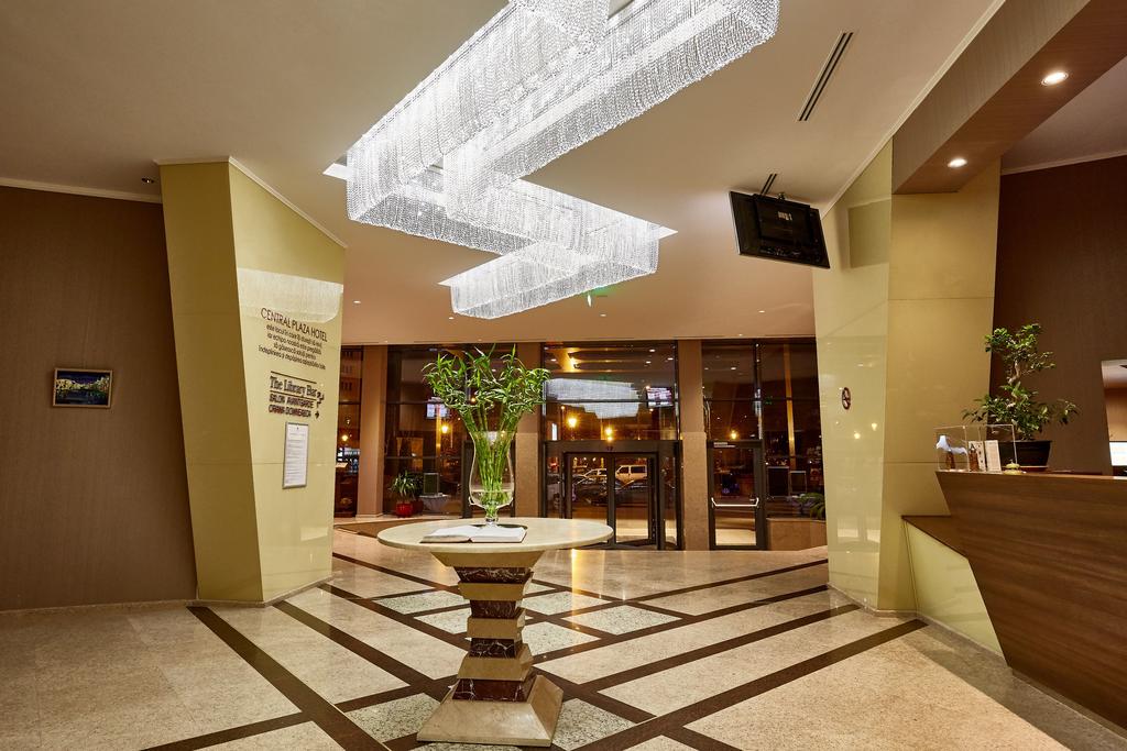 Central Plaza Hotel - top 5 hoteluri in piatra neamt